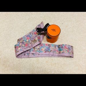 💯 Authentic Hermès Silk Twilly